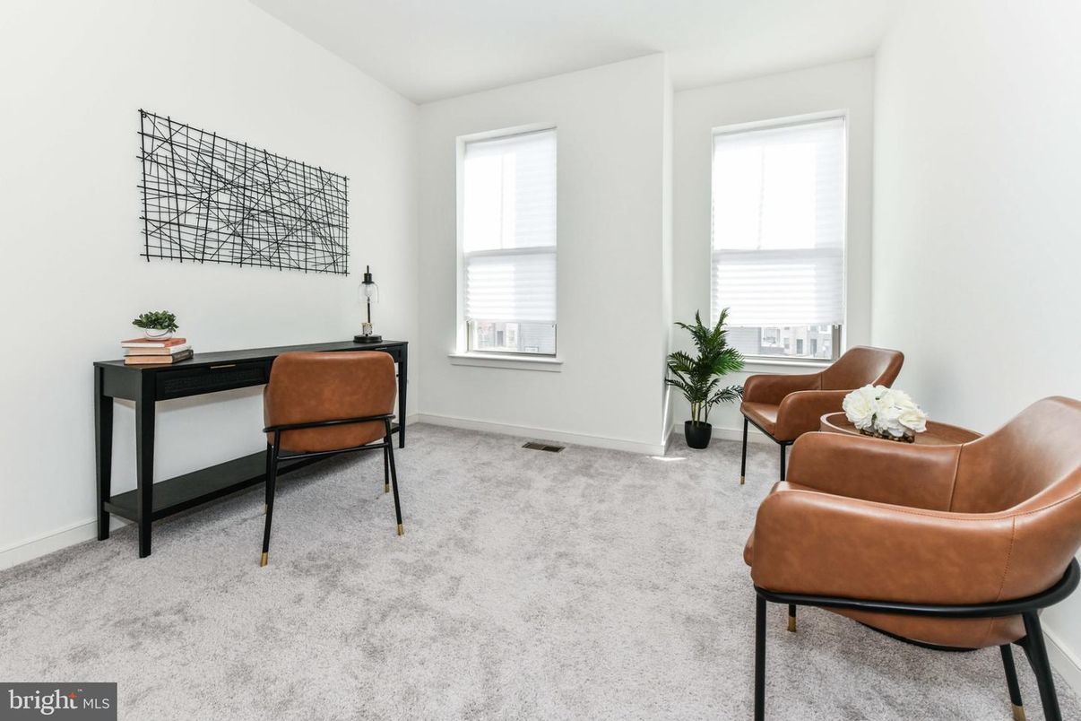 Home Office, Interior