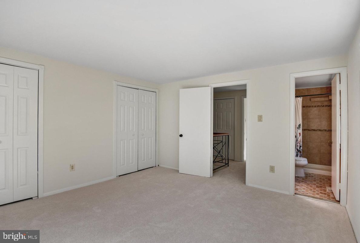 Bathroom, Empty room, Interior