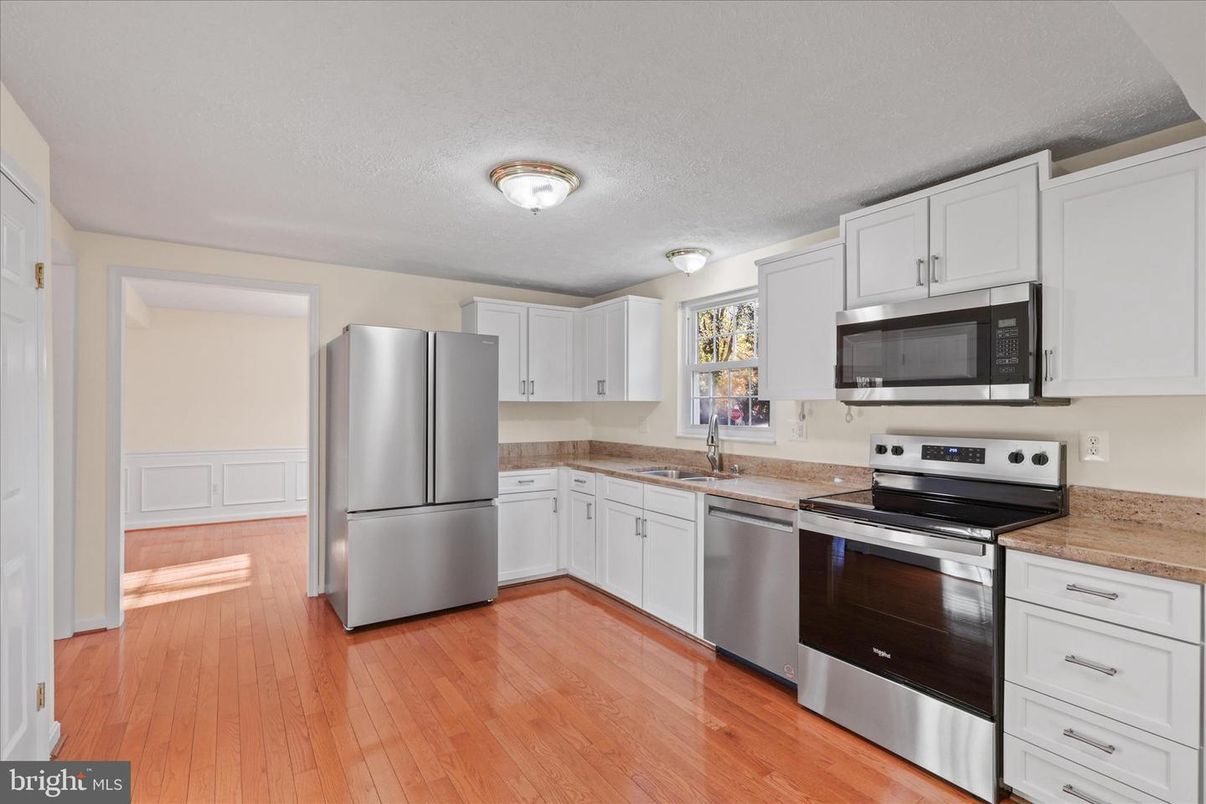 Interior, Kitchen, Stainless Steel Appliances, Wood Texture Flooring