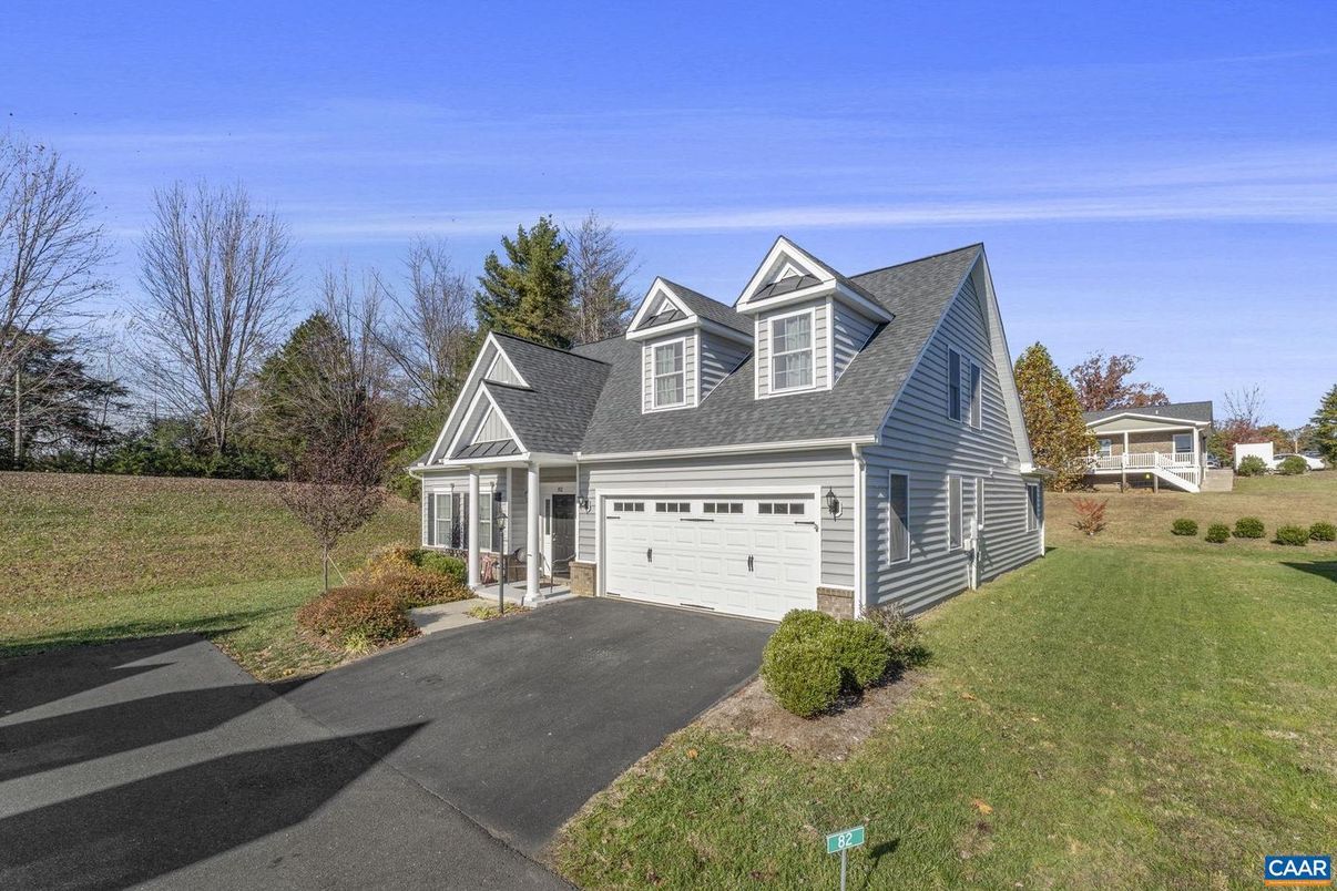 Attached, Exterior, Facade, Cape Cod