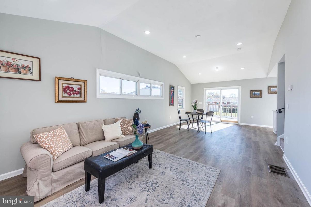 Dining room, Interior, Living room, Recessed Lighting, Wood Texture Flooring