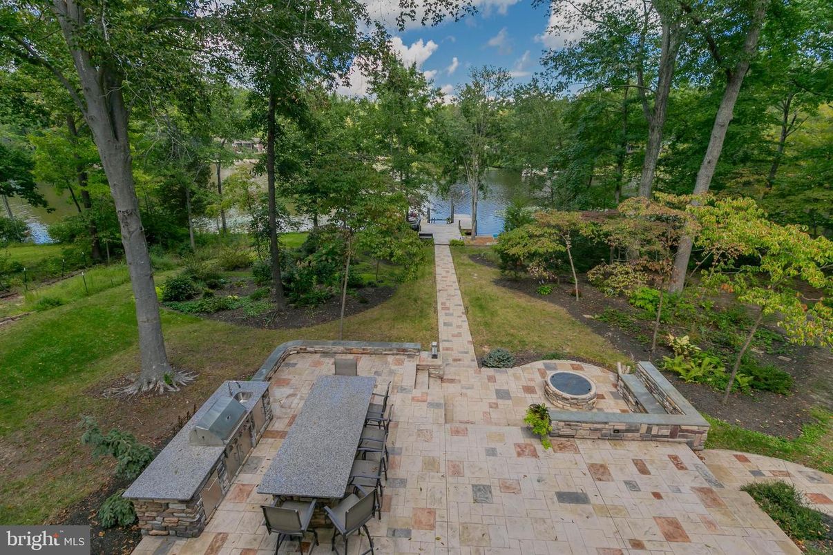 Backyard, Exterior, Outdoor Kitchen, Water