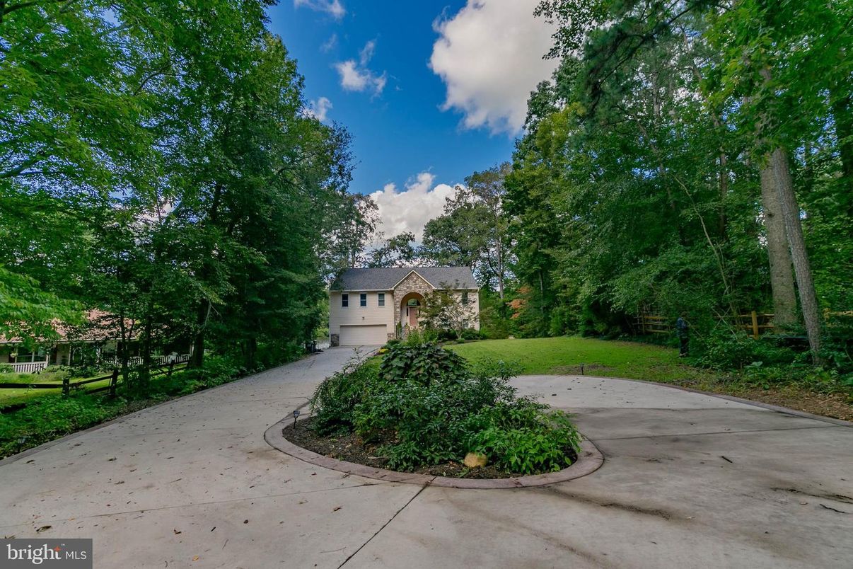 Backyard, Detached Garage, Exterior