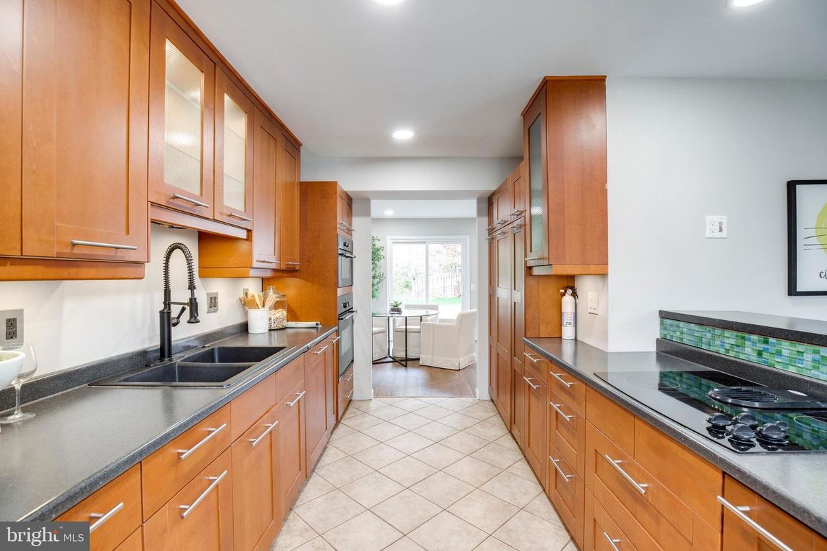 Dining room, Interior, Kitchen, Recessed Lighting