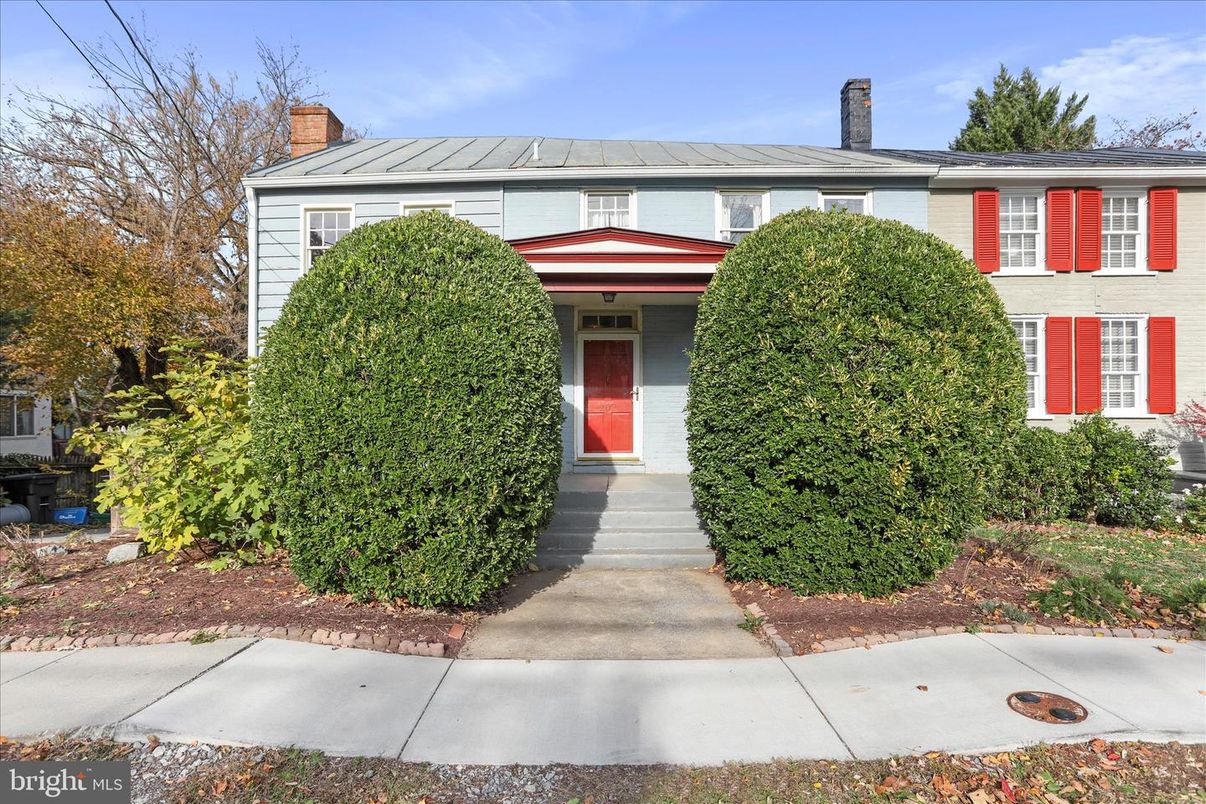 Exterior, Facade, Georgian