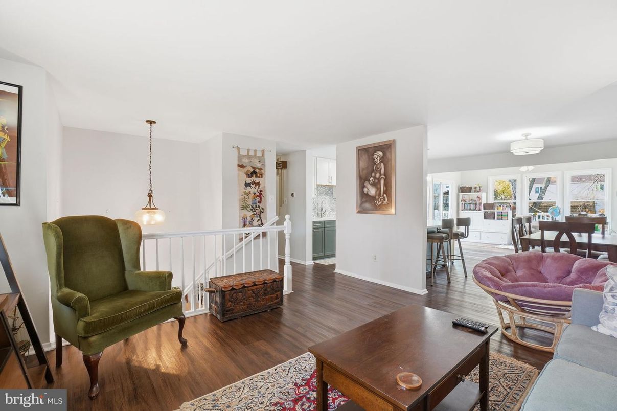 Dining room, Interior, Living room, Pendant Lights, Wood Texture Flooring