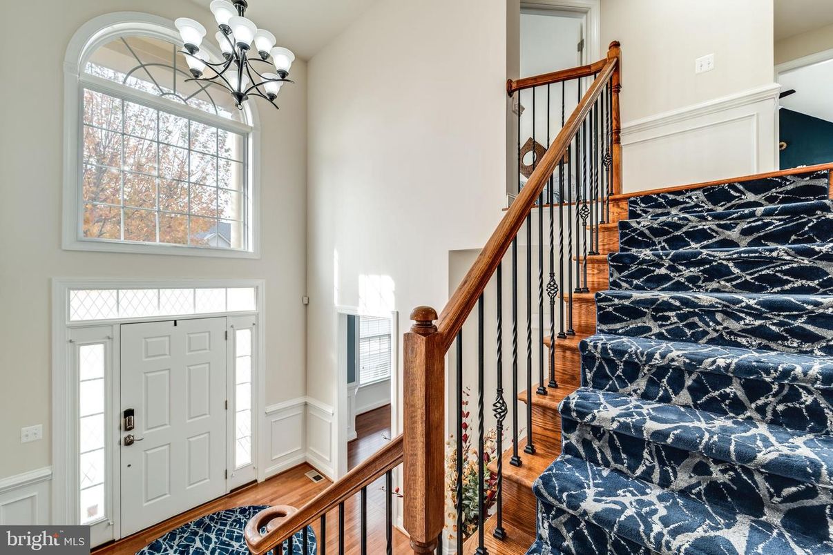 Chandelier, Interior, Wood Texture Flooring