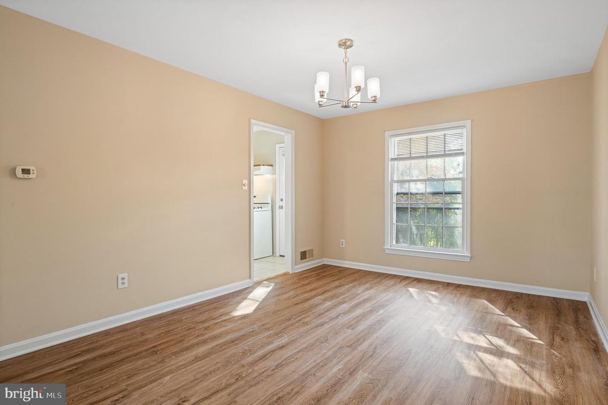 Chandelier, Empty room, Interior, Wood Texture Flooring