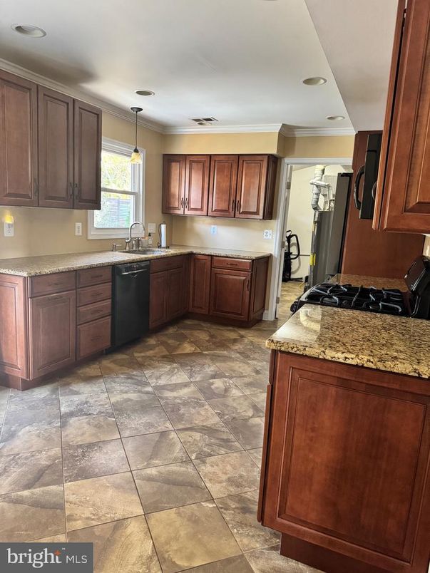 Interior, Kitchen, Pendant Lights, Recessed Lighting