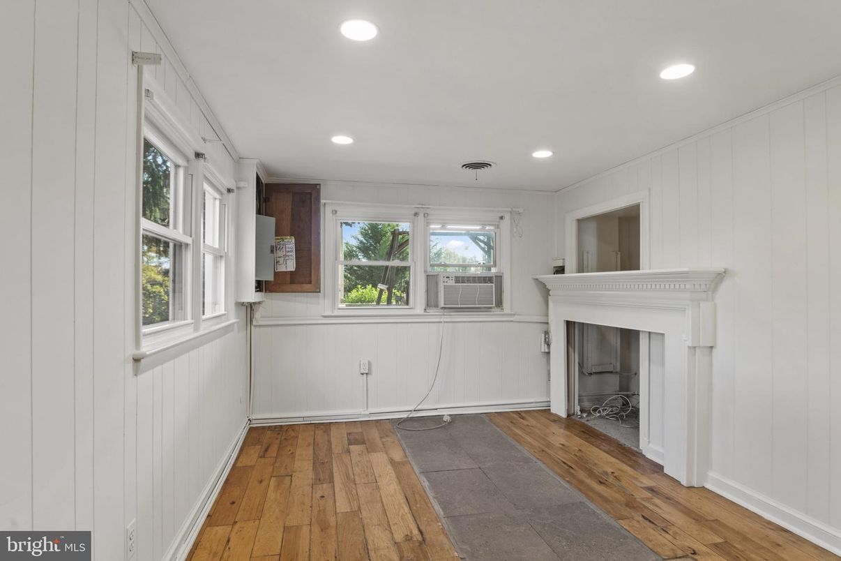 Fireplace, Interior, Recessed Lighting, Wood Texture Flooring