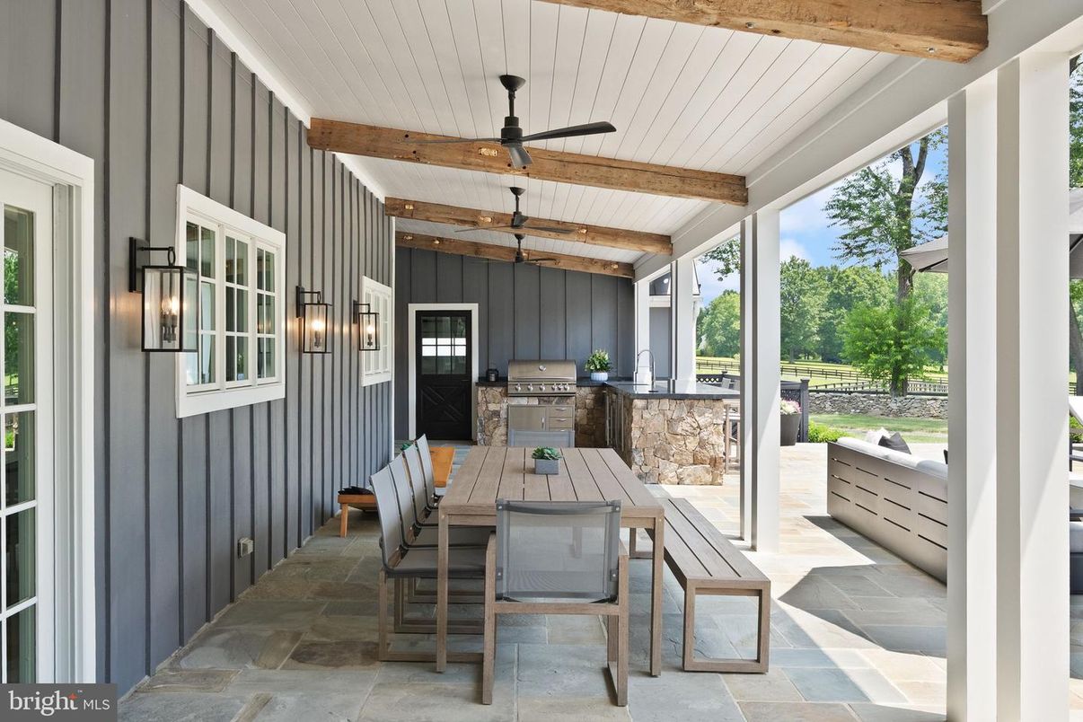 Exterior, Outdoor Kitchen