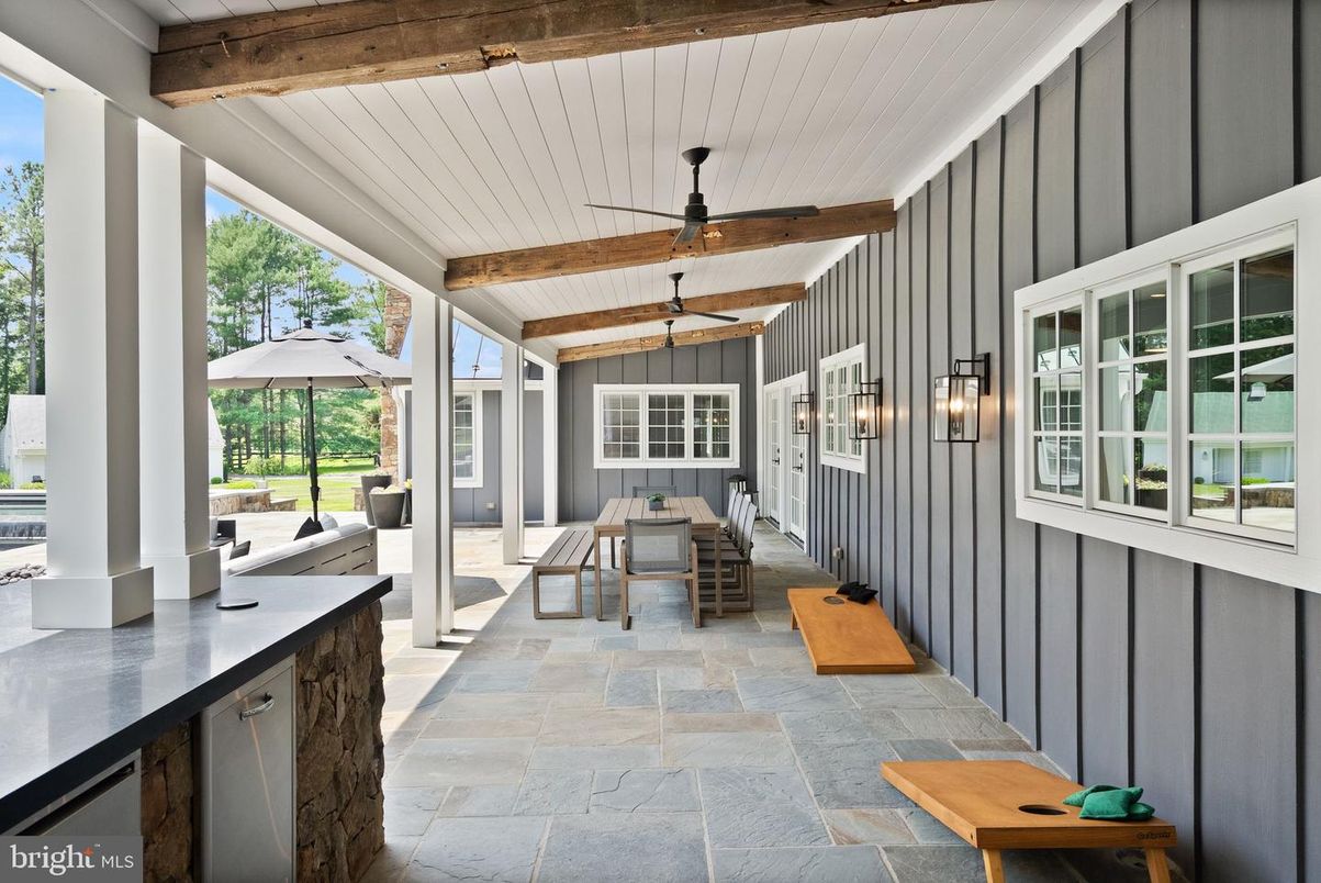 Dining room, Exterior, Outdoor Kitchen, Pendant Lights, Wooden Beams