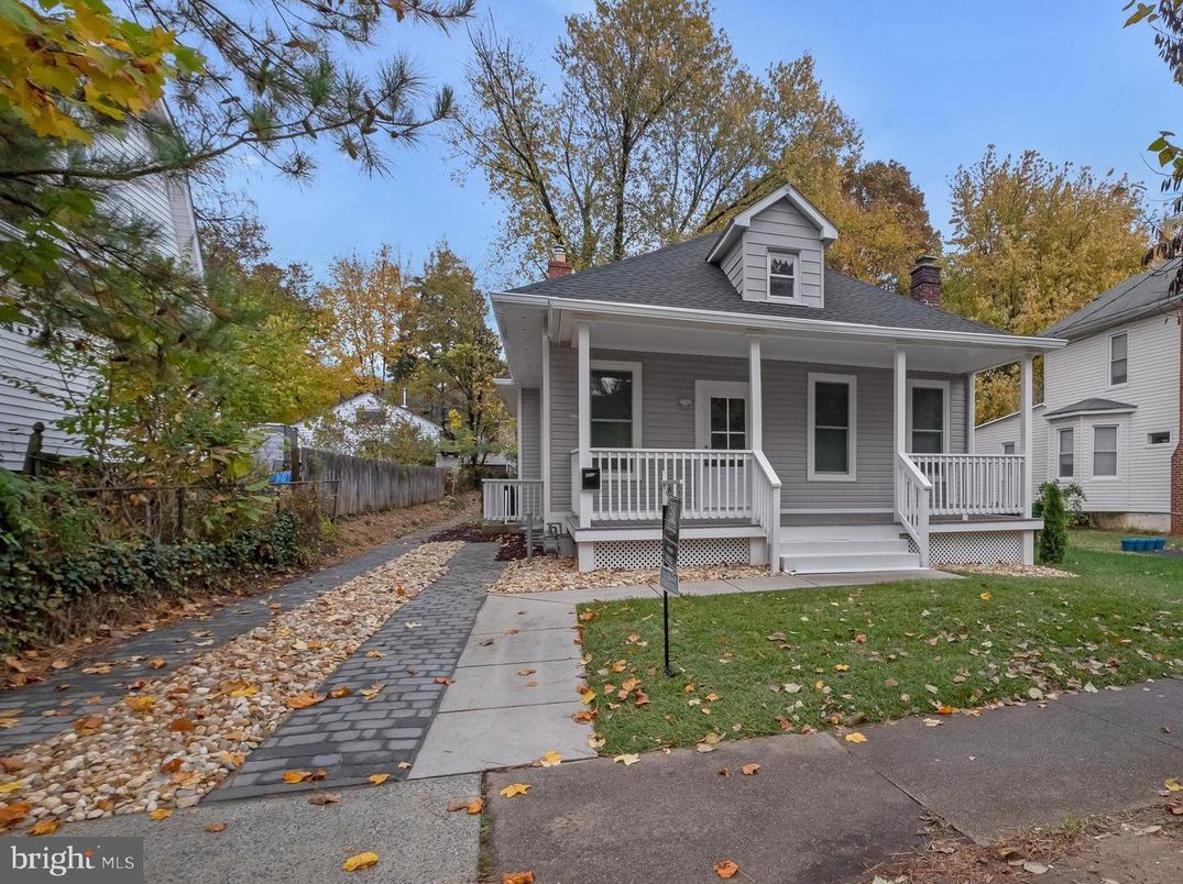 Exterior, Facade, Cape Cod
