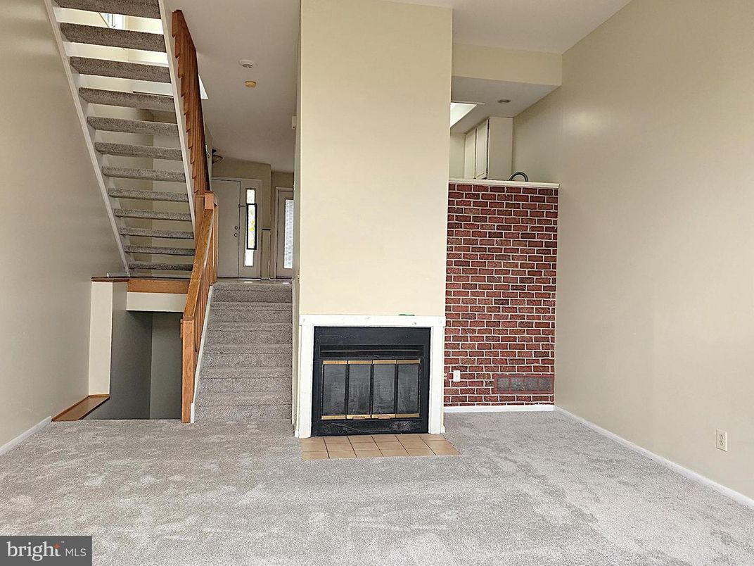 Empty room, Fireplace, Interior