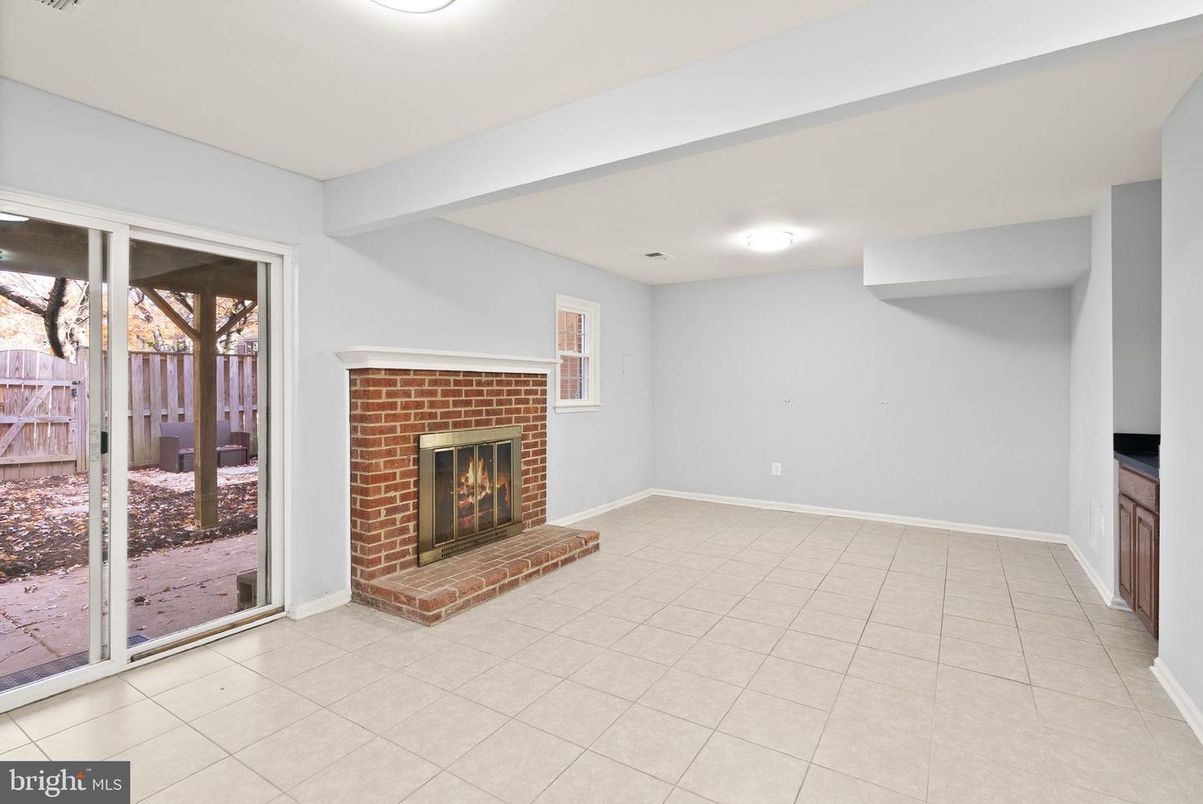 Empty room, Fireplace, Interior, Recessed Lighting
