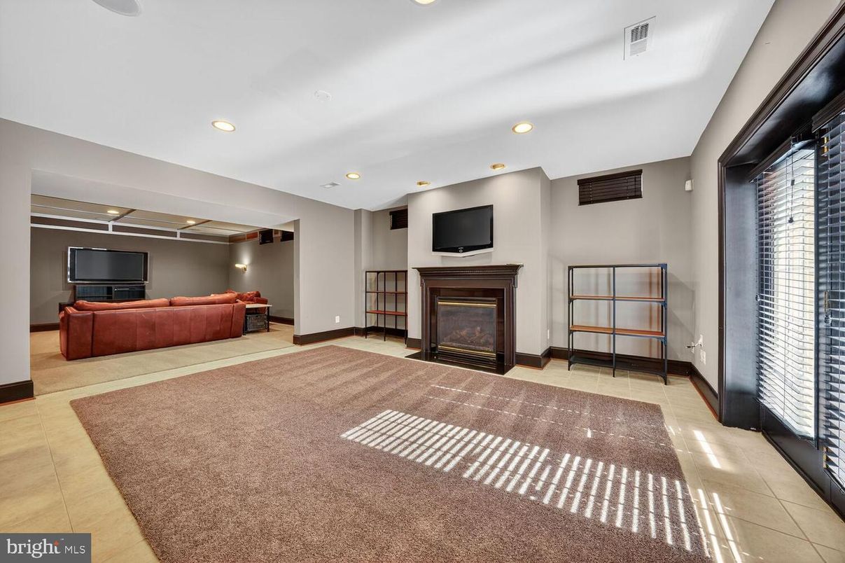 Fireplace, Interior, Living room, Recessed Lighting