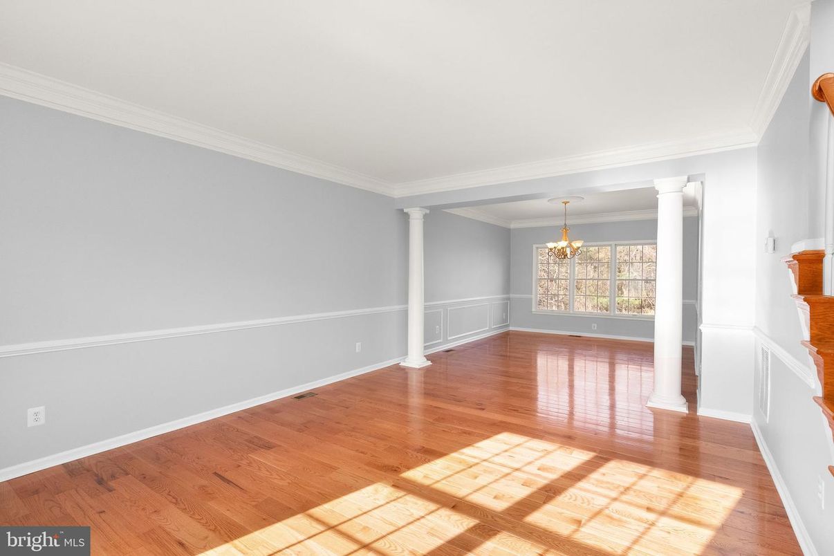 Chandelier, Empty room, Interior, Wood Texture Flooring
