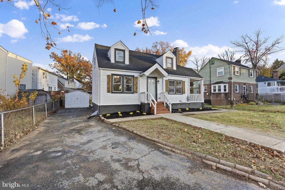 Exterior, Facade, Cape Cod