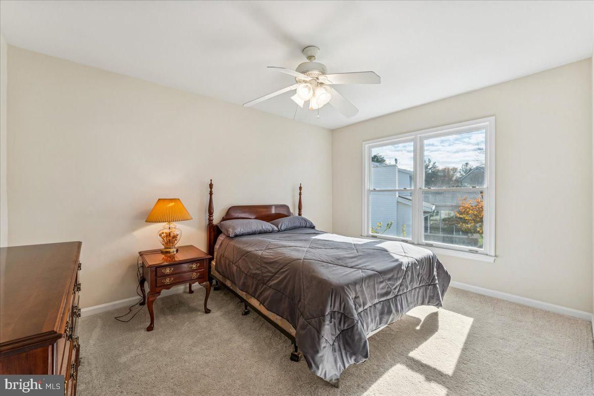 Bedroom, Interior, Water