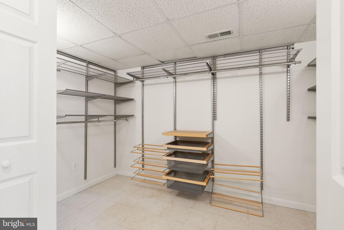 Interior, Walk-in Closets