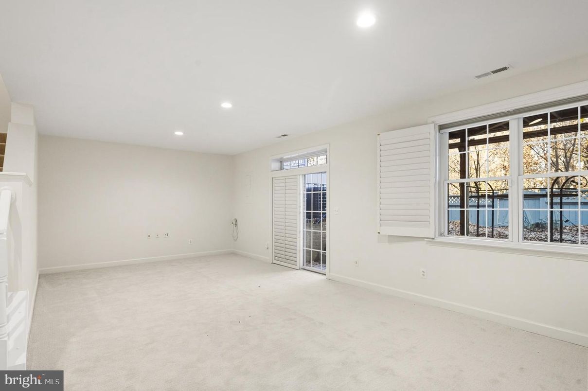 Empty room, Fireplace, Interior, Recessed Lighting