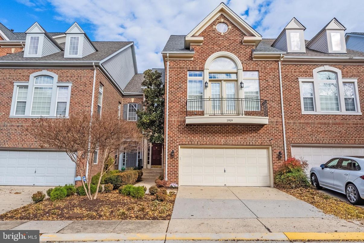 Attached, Exterior, Facade, Brick Facade, Brick Traditional