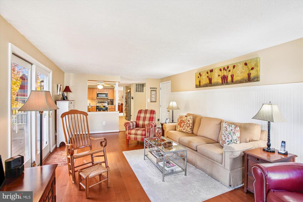 Interior, Kitchen, Living room, Stainless Steel Appliances, Wood Texture Flooring