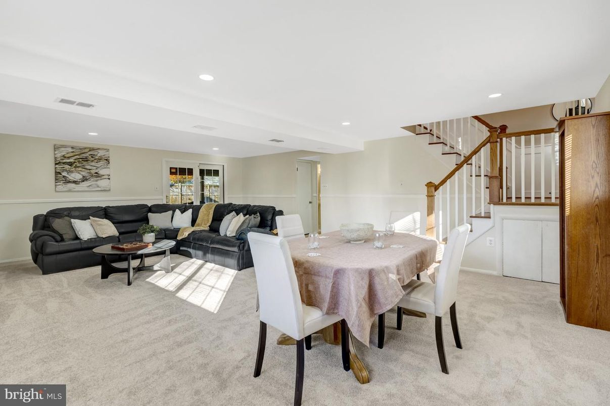Dining room, Interior, Living room, Recessed Lighting