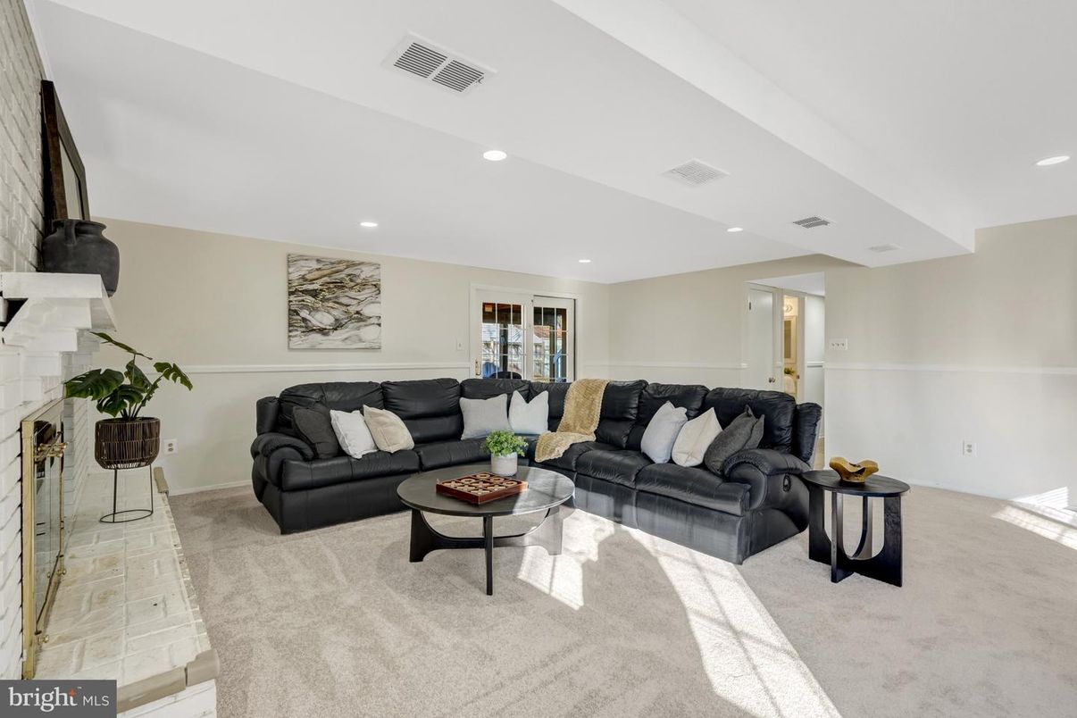 Fireplace, Interior, Living room, Recessed Lighting