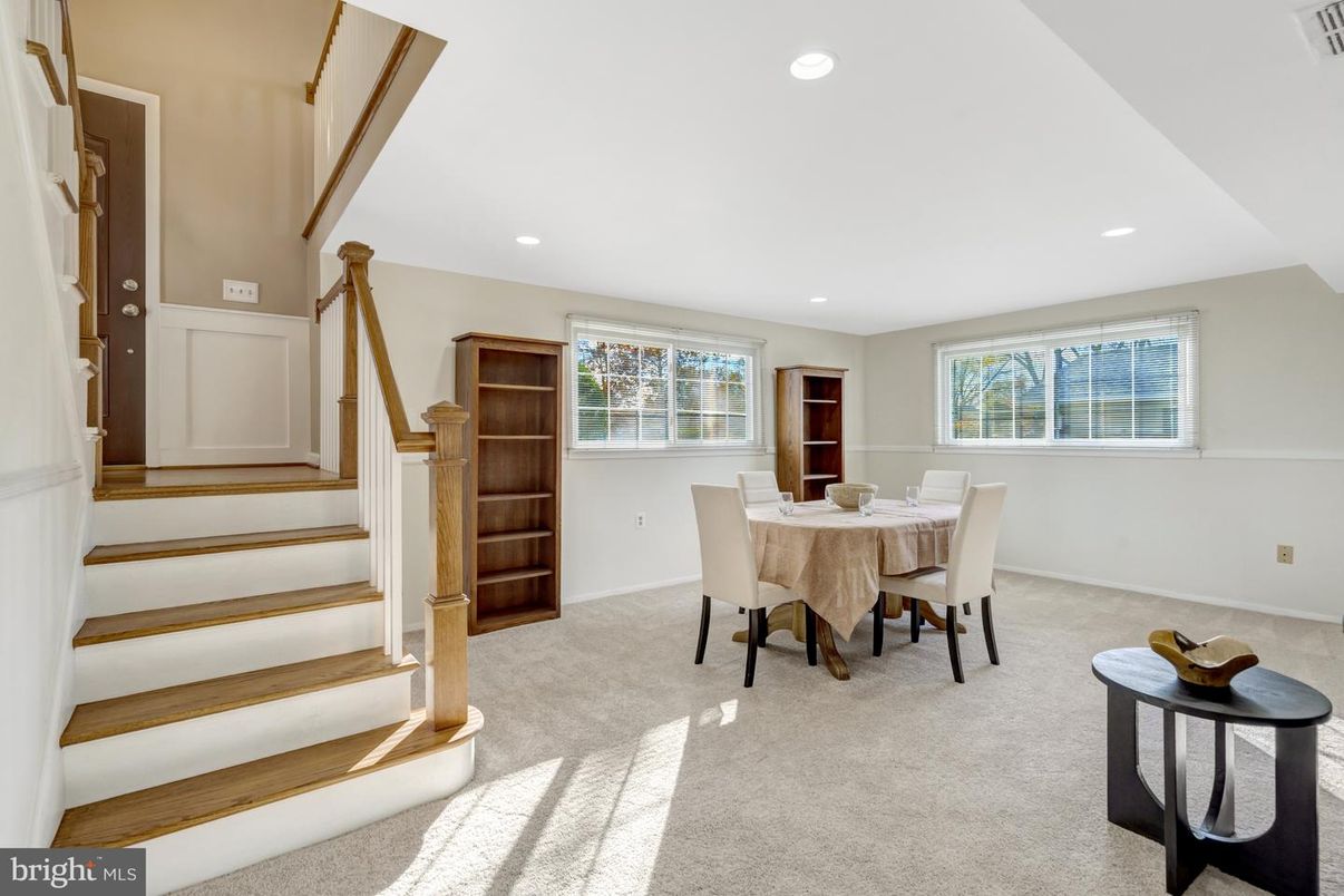Dining room, Interior, Recessed Lighting