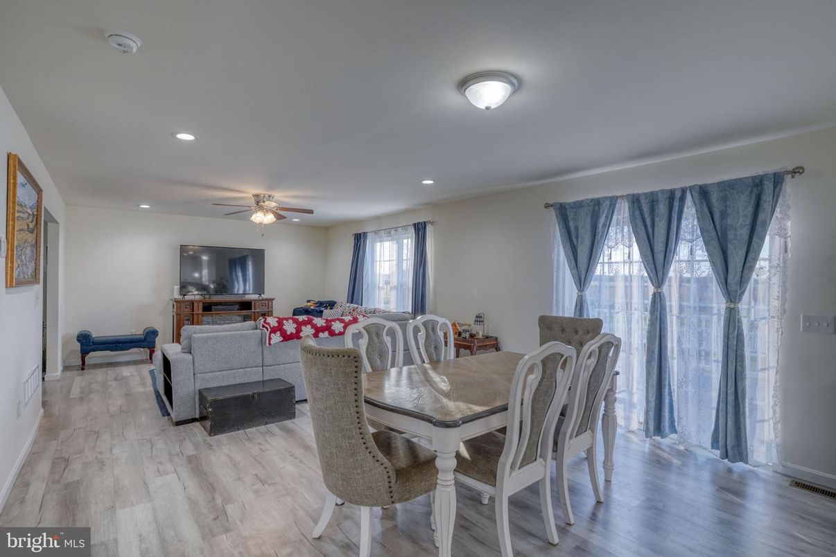 Dining room, Interior, Living room, Recessed Lighting, Wood Texture Flooring