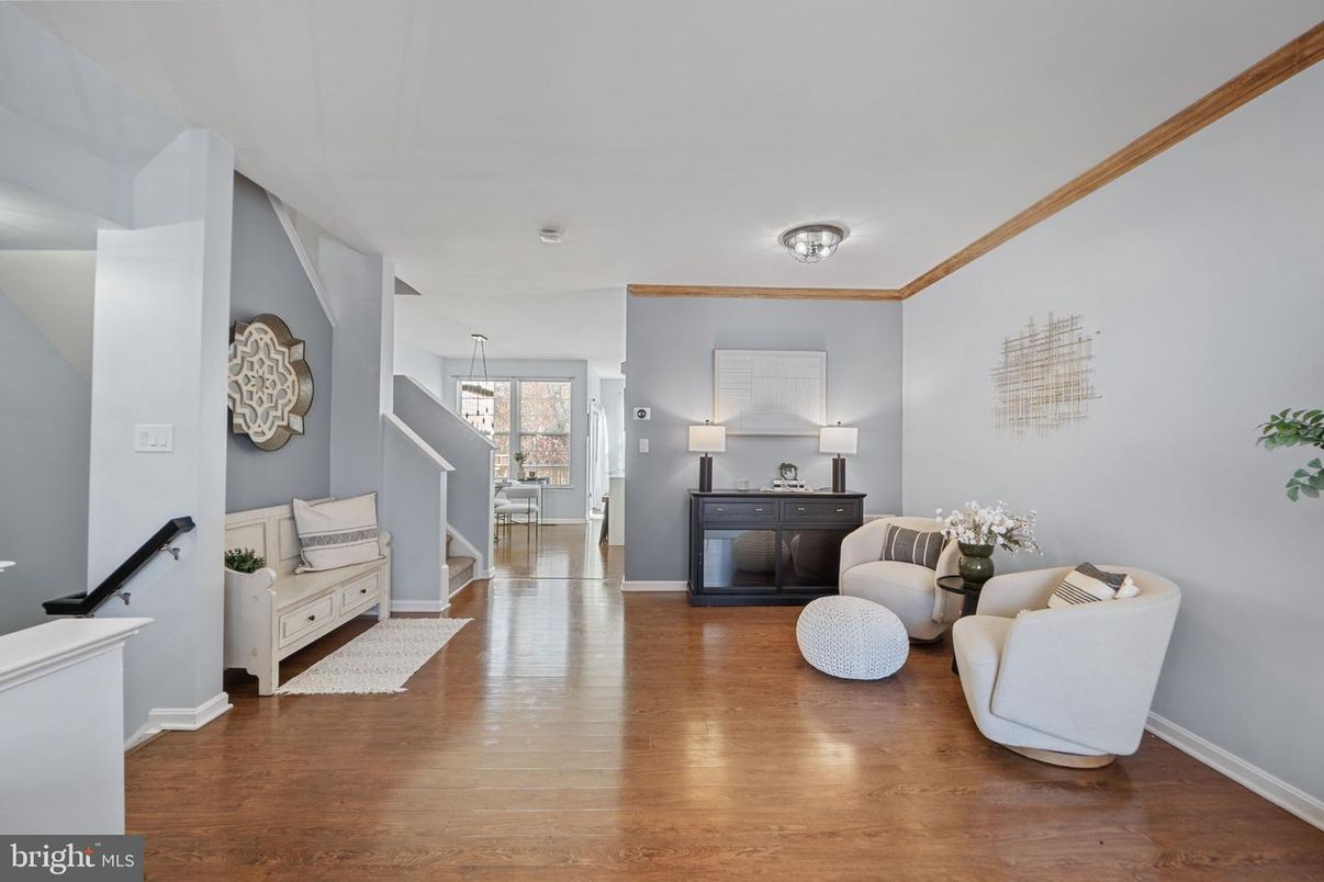 Interior, Pendant Lights, Wood Texture Flooring