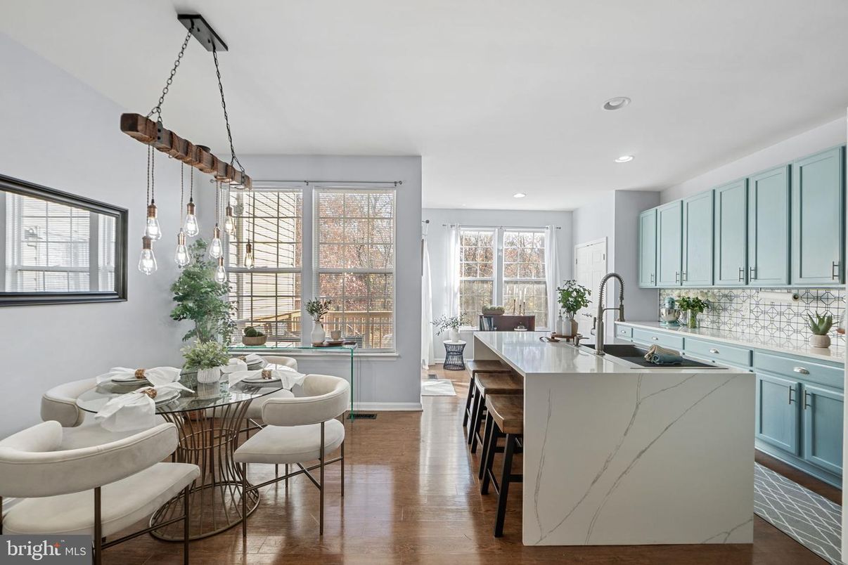 Dining room, Interior, Kitchen, Pendant Lights, Recessed Lighting, Wood Texture Flooring