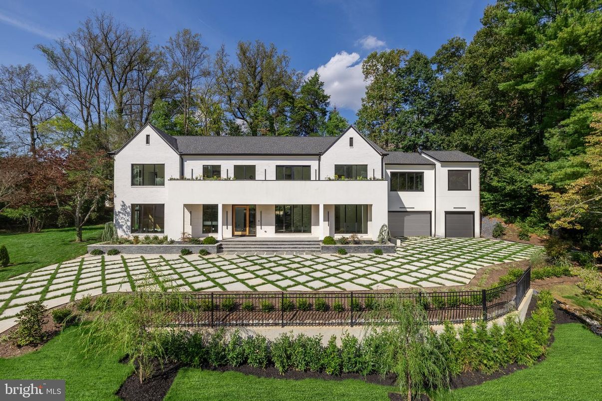 Attached, Backyard, Exterior, Facade, Farmhouse