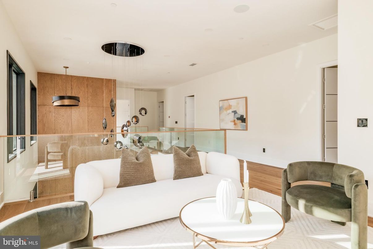 Interior, Living room, Pendant Lights, Recessed Lighting, Wood Texture Flooring