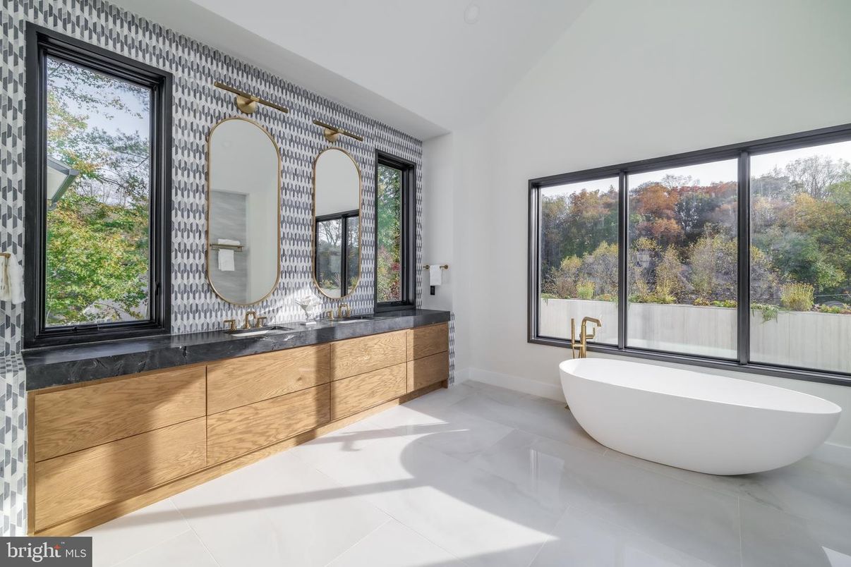 Bathroom, Dual Sink Vanities, Free Standing Baths, Interior