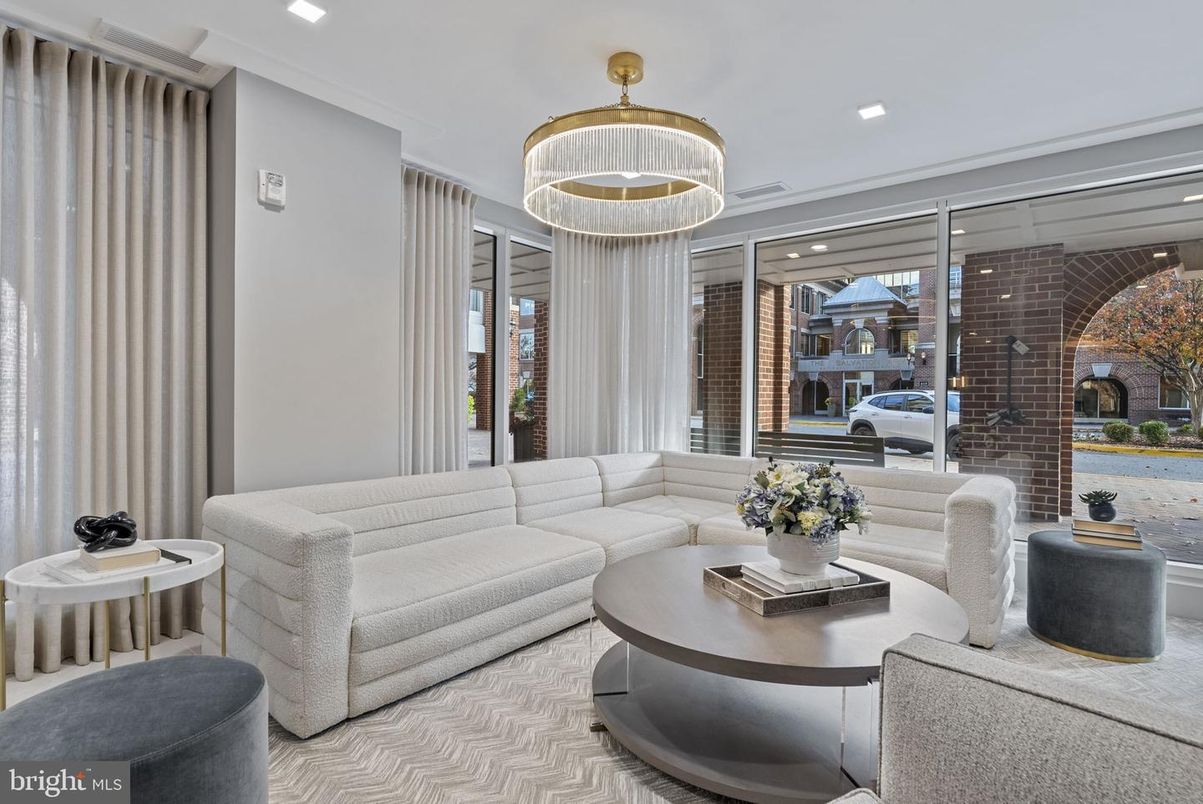 Interior, Living room, Pendant Lights, Recessed Lighting