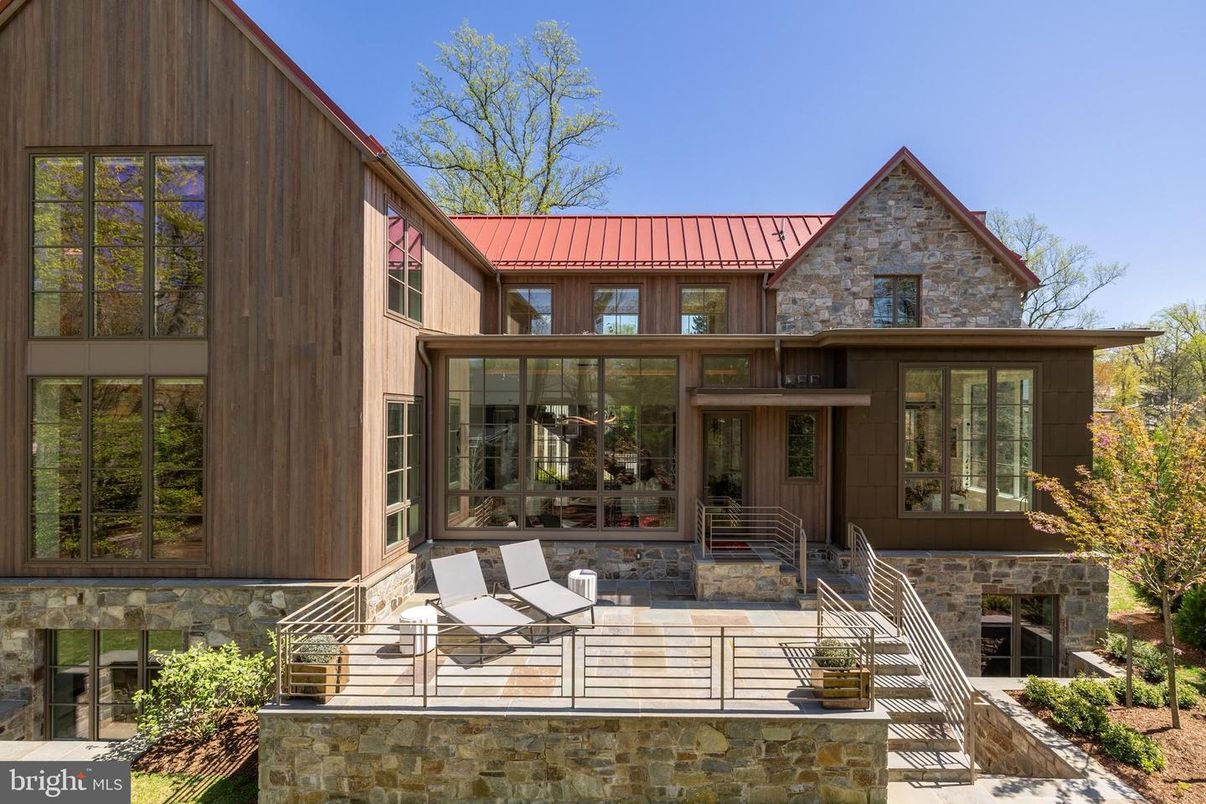 Exterior, Facade, Farmhouse