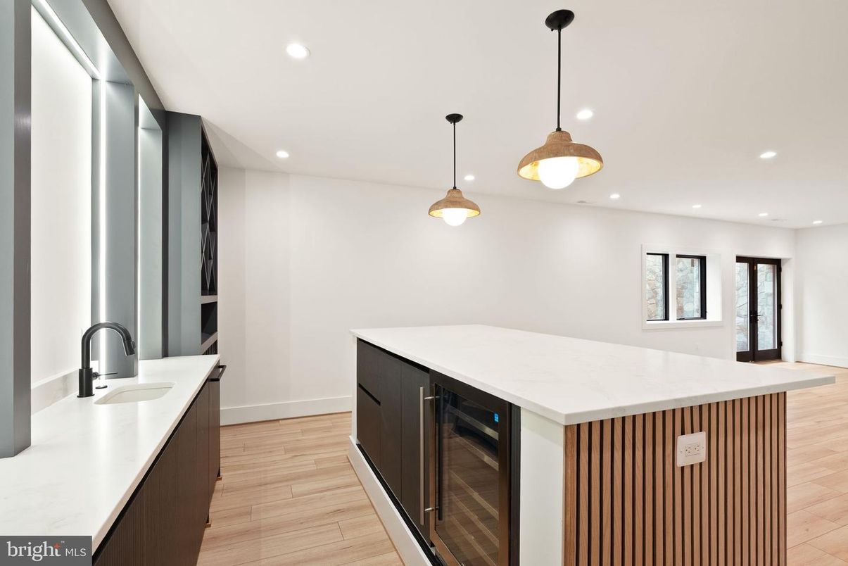 Interior, Kitchen, Pendant Lights, Recessed Lighting, Wood Texture Flooring