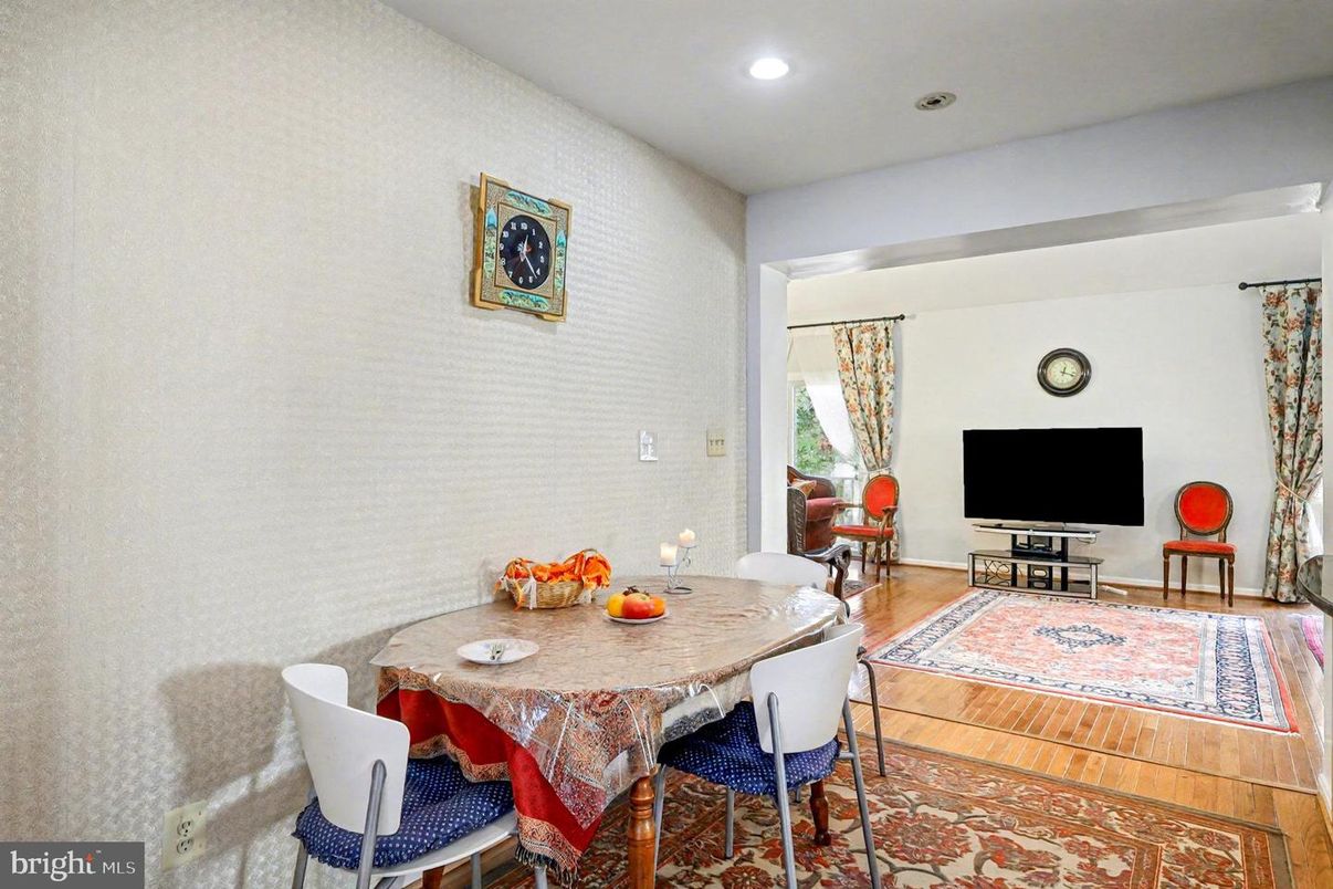 Dining room, Interior, Recessed Lighting, Wood Texture Flooring