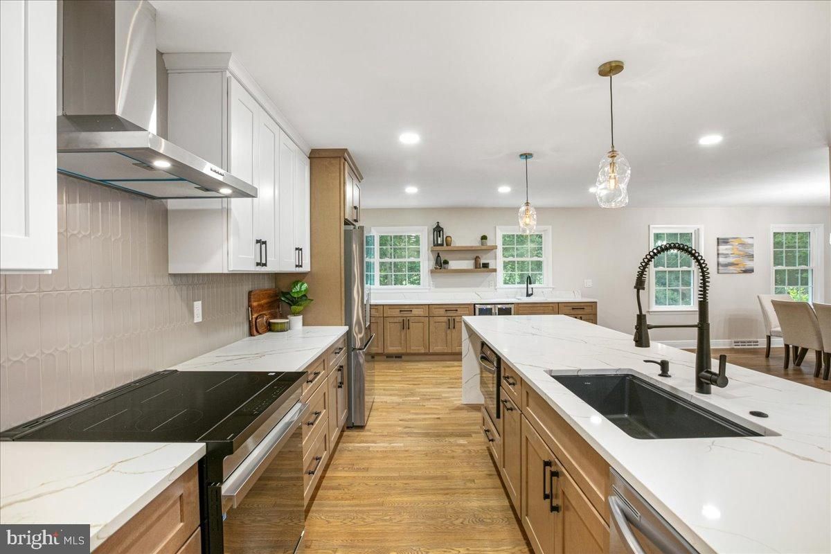 Interior, Kitchen, Pendant Lights, Recessed Lighting, Wood Texture Flooring