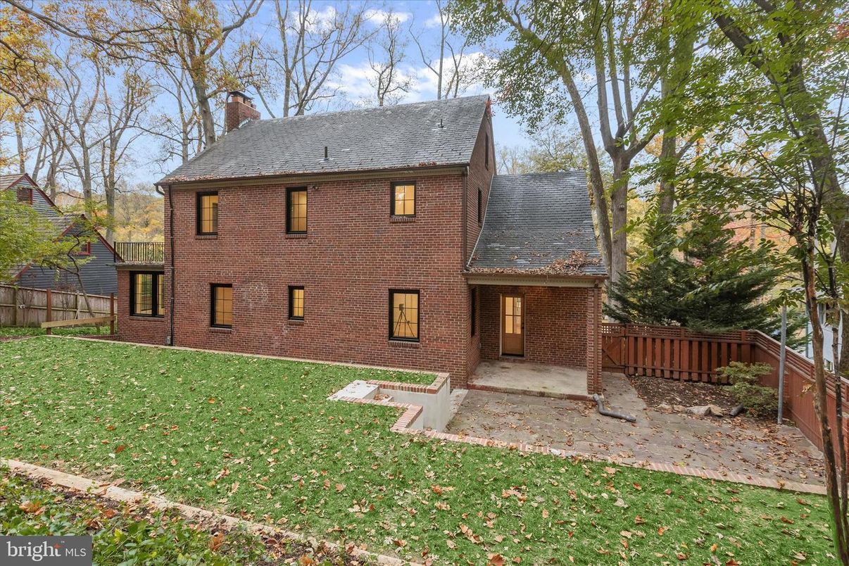 Backyard, Exterior, Facade, Brick Facade, Georgian