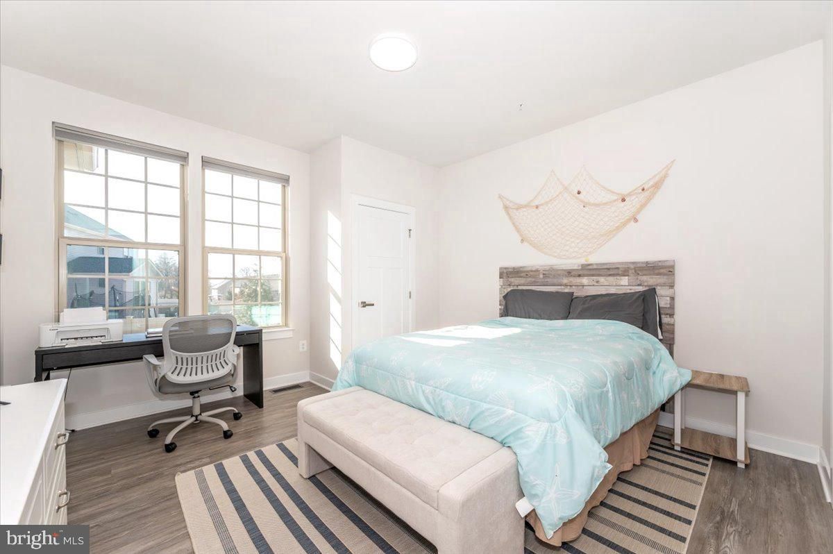 Bedroom, Home Office, Interior, Wood Texture Flooring