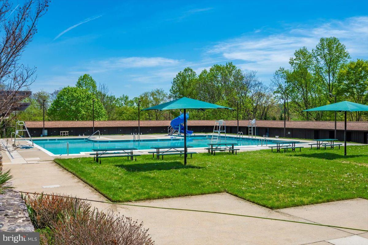 Exterior, Playground, Pool