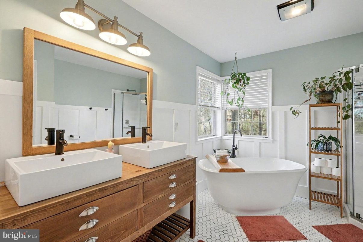 Bathroom, Dual Sink Vanities, Free Standing Baths, Interior