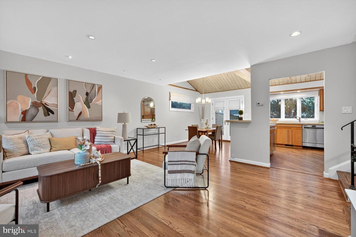 Chandelier, Dining room, Interior, Kitchen, Living room, Recessed Lighting, Wood Texture Flooring