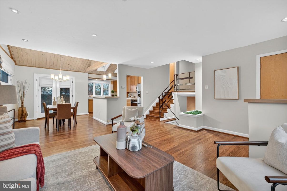 Chandelier, Dining room, Interior, Kitchen, Recessed Lighting, Wooden Ceilings, Wood Texture Flooring