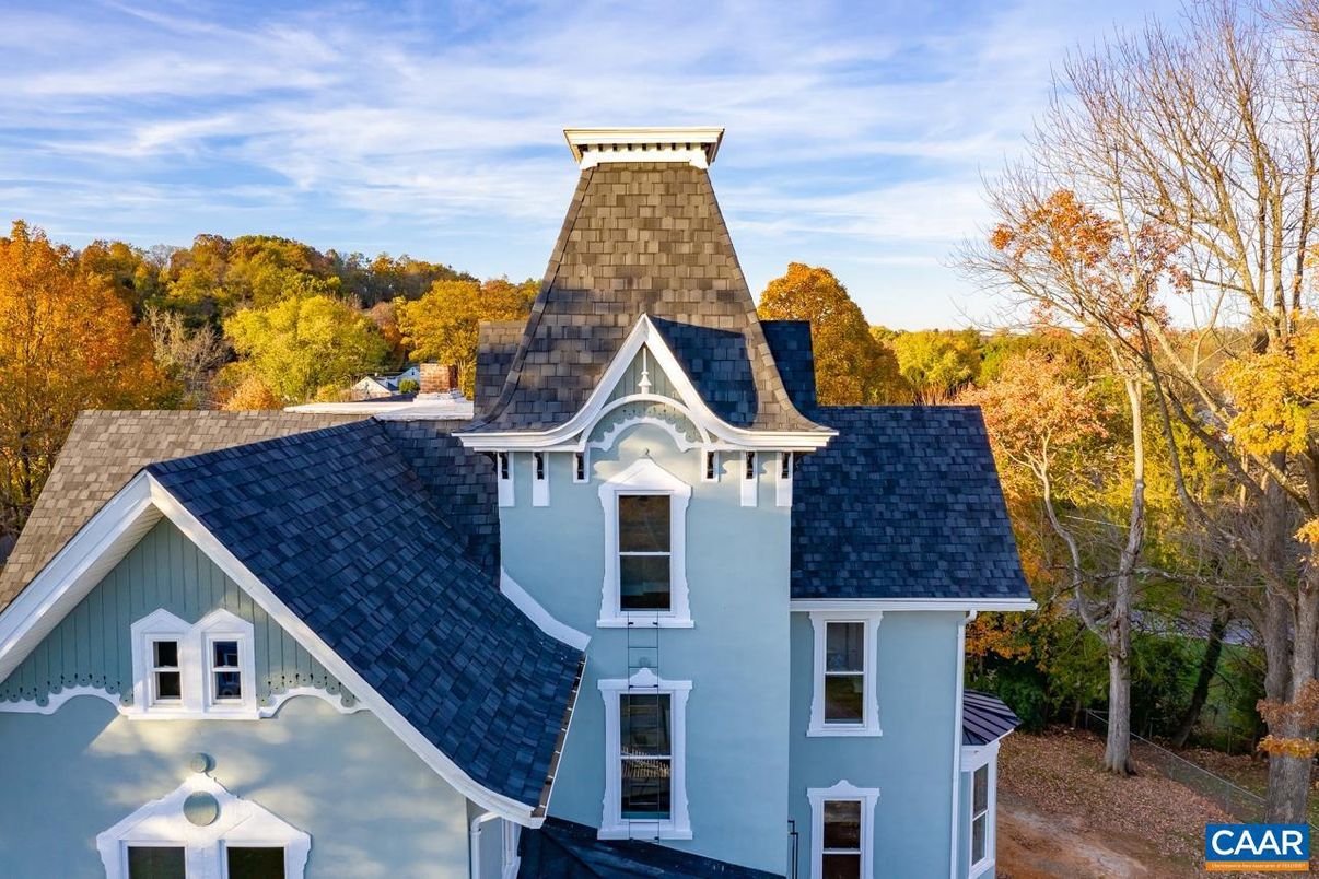 Exterior, Facade, None