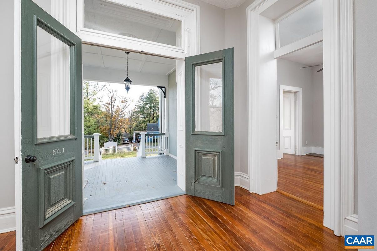 Interior, Pendant Lights, Wood Texture Flooring