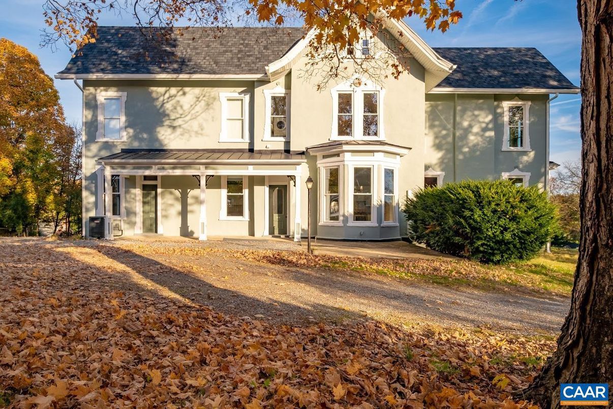 Exterior, Facade, French Provincial